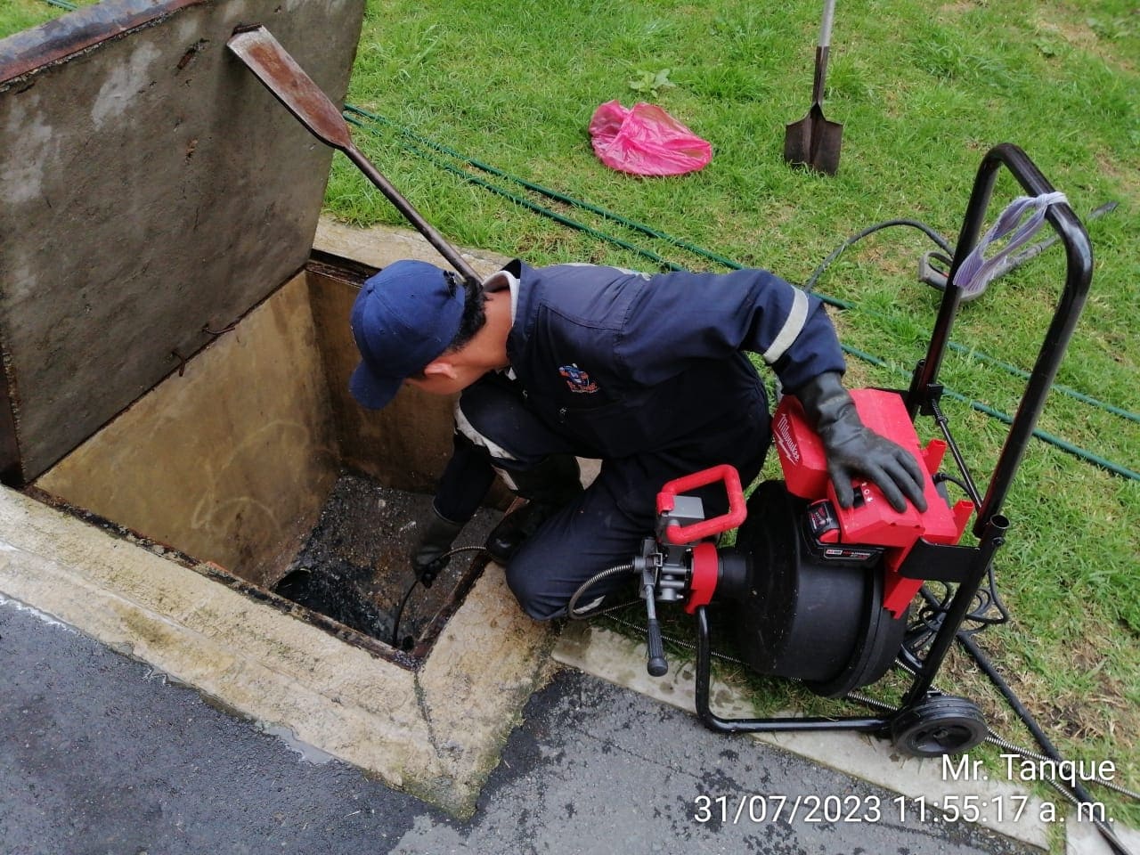 Sondeo y limpieza de cajas de inspección