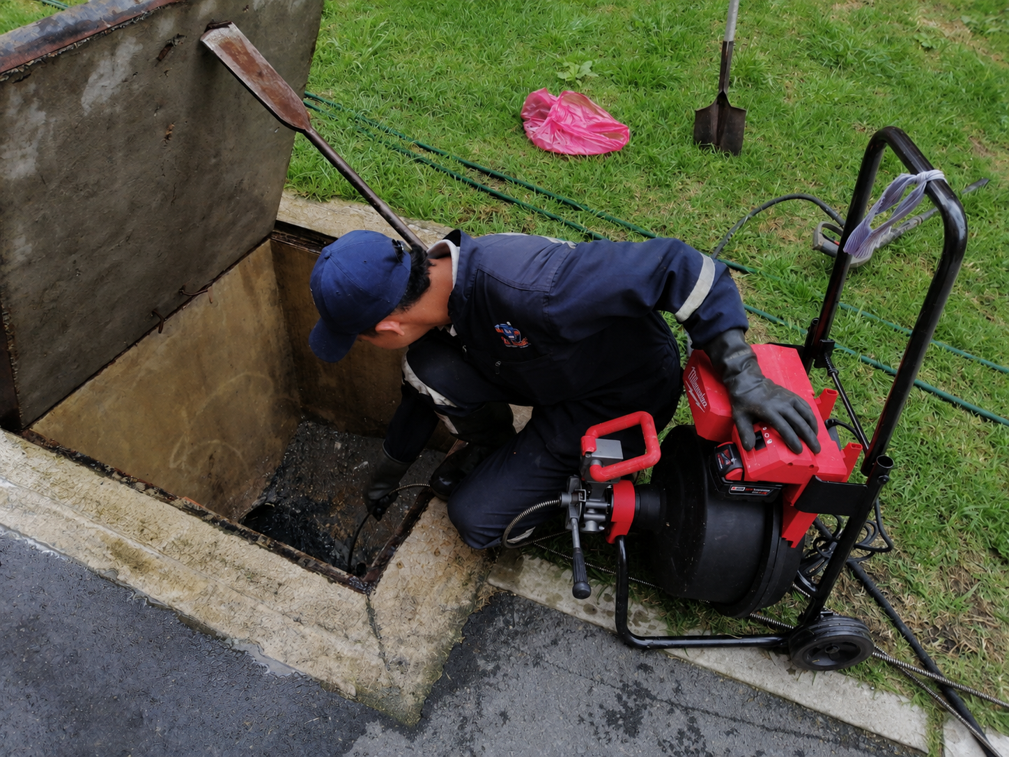 Sondeo y limpieza de cajas de inspección