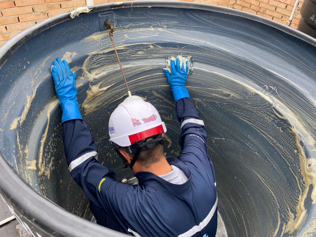 ¿Cuánto cuesta el lavado de un tanque de agua? Esto es lo que define el precio